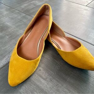 Ollio faux suede flats, yellow (6), new & never worn